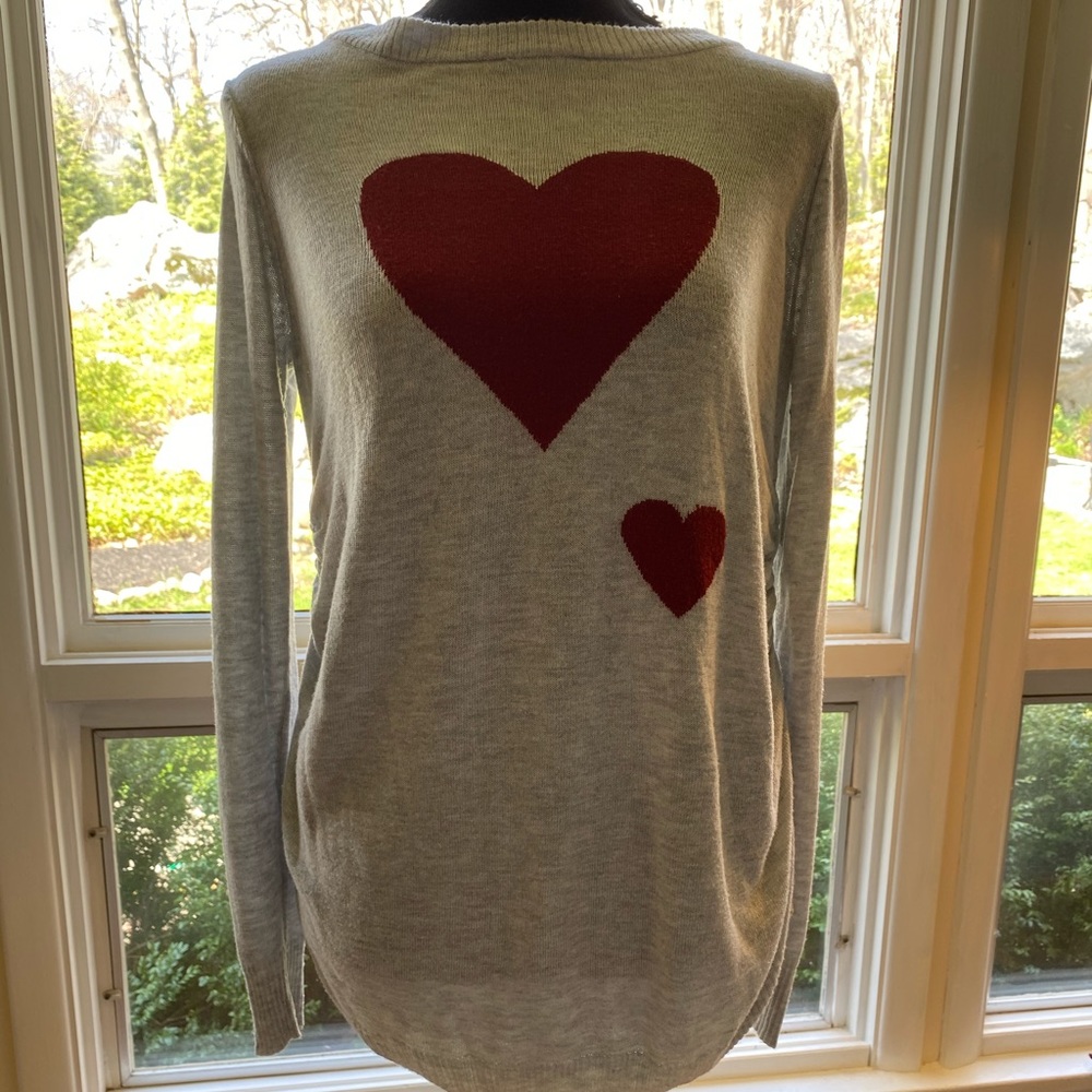 Light maternity sweatshirt
